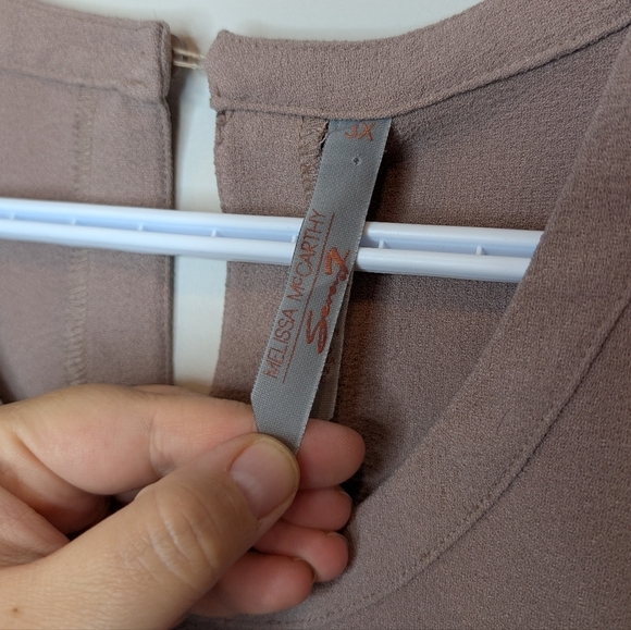 Melissa McCarthy Plus 3X High Lo Scoop Neck Short Sleeve Top Office - Picture 3 of 10